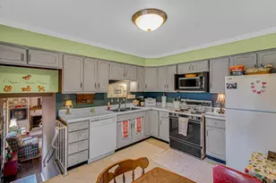 738 E 11th St, Hobart, IN 46342 - Photo 4