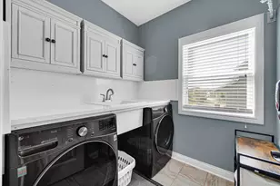 853 E Shakespeare Dr, Valparaiso, IN 46383 - Photo 18