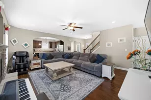 853 E Shakespeare Dr, Valparaiso, IN 46383 - Photo 4