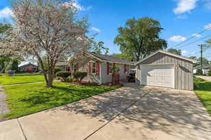 1047 State St, Hobart, IN 46342 - Photo 2