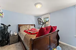 1047 State St, Hobart, IN 46342 - Photo 14
