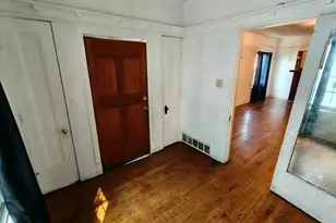 701 Tyler St, Gary, IN 46402 - Photo 4