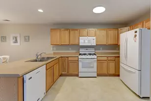 307 Deertrail Ln, Schererville, IN 46375 - Photo 6