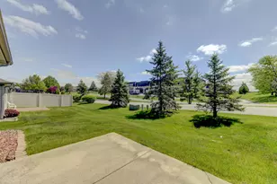 307 Deertrail Ln, Schererville, IN 46375 - Photo 4
