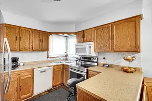 138 N Rd, Schererville, IN 46375 - Photo 6