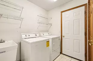 1040 Stillwater Pkwy, Crown Point, IN 46307 - Photo 34