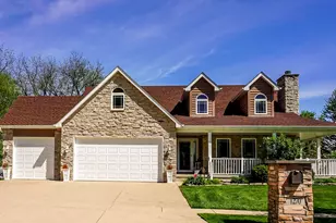 1270 E Greenview Pl, Crown Point, IN 46307 - Photo 2