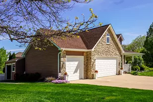 1270 E Greenview Pl, Crown Point, IN 46307 - Photo 4