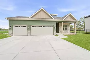2218 Pradera Trl, Chesterton, IN 46304 - Photo 2