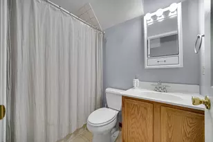 35 Oak Hollow Ct, Valparaiso, IN 46383 - Photo 18