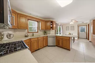 2105 Shadowood Ct, Valparaiso, IN 46383 - Photo 12