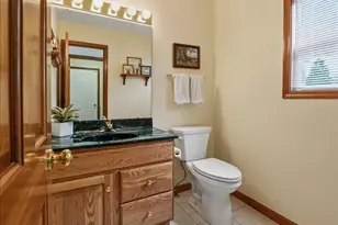 2105 Shadowood Ct, Valparaiso, IN 46383 - Photo 18