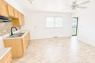 419 E 48th Pl, Gary, IN 46409 - Photo 10
