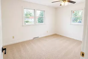 419 E 48th Pl, Gary, IN 46409 - Photo 4