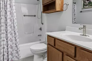200 Polly Ln, Hobart, IN 46342 - Photo 12