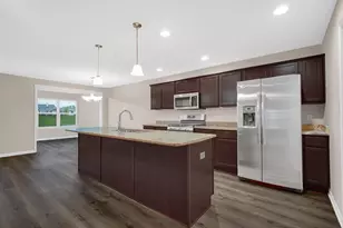 2956 Brisbane Dr, Valparaiso, IN 46385 - Photo 2