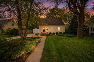 1206 Sycamore St, Crown Point, IN 46307 - Photo 2
