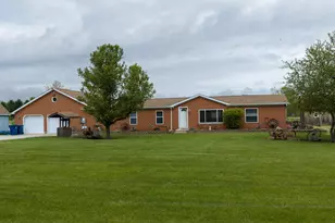 141 W 900 N, Chesterton, IN 46304 - Photo 2