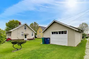 812 Woodward St, La Porte, IN 46350 - Photo 2
