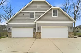 730 Quinlan Ct, Crown Point, IN 46307 - Photo 4