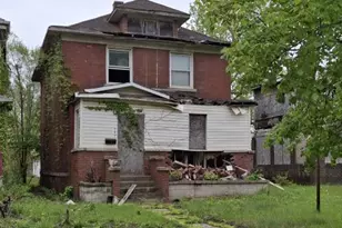 747 Van Buren St, Gary, IN 46402 - Photo 2