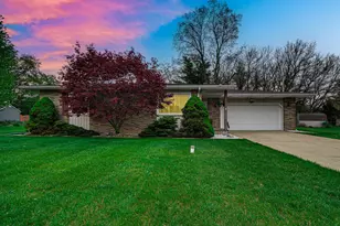 320 Bordeaux Dr, La Porte, IN 46350 - Photo 2