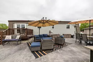 717 Cottonwood Dr, Dyer, IN 46311 - Photo 16