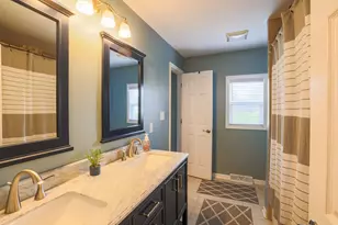 717 Cottonwood Dr, Dyer, IN 46311 - Photo 10