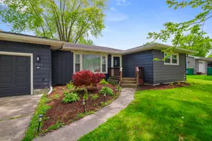 7125 Delaware St, Merrillville, IN 46410 - Photo 2