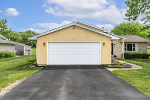 1762 Broadacre Rd, Crown Point, IN 46307 - Photo 6