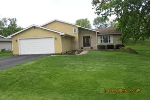 1762 Broadacre Rd, Crown Point, IN 46307 - Photo 2