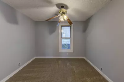 902 Kentucky Street, Michigan City, IN 46360 - Photo 18
