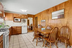 109 W Walker St, Rolling Prairie, IN 46371 - Photo 4