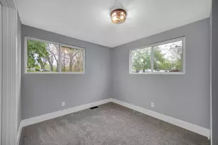 223 E Washington Ave, Hobart, IN 46342 - Photo 16