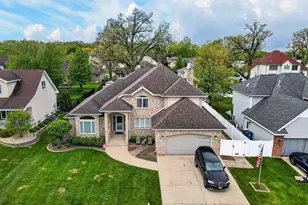 2914 Morningside Dr, Crown Point, IN 46307 - Photo 2