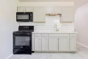 4225 E 5th Pl, Gary, IN 46403 - Photo 10