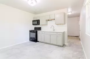 4225 E 5th Pl, Gary, IN 46403 - Photo 12