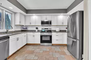 1475 Grand Isle Ct, Hobart, IN 46342 - Photo 4