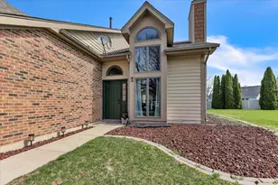 1475 Grand Isle Ct, Hobart, IN 46342 - Photo 2