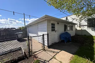 2226 White Oak Ave, Whiting, IN 46394 - Photo 4