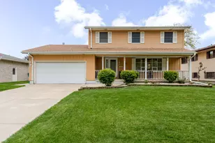 1839 Bluebird Ln, Munster, IN 46321 - Photo 2