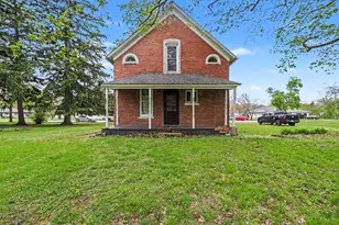 253 N Michigan Ave, Hobart, IN 46342 - Photo 2