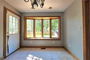 503 Oakwood Dr, Chesterton, IN 46304 - Photo 8