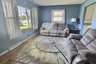 203 E Indiana Ave, Kouts, IN 46347 - Photo 6