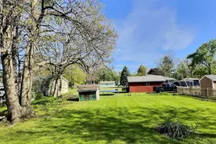 203 E Indiana Ave, Kouts, IN 46347 - Photo 16