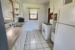 203 E Indiana Ave, Kouts, IN 46347 - Photo 4