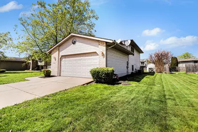7954 Bracken Pkwy, Hobart, IN 46342 - Photo 2