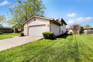 7954 Bracken Pkwy, Hobart, IN 46342 - Photo 2