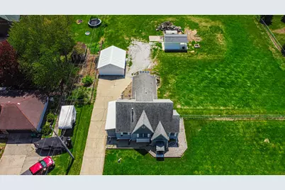 324 W Johnson Road, La Porte, IN 46350 - Photo 2