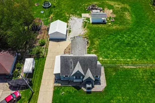 324 W Johnson Rd, La Porte, IN 46350 - Photo 2